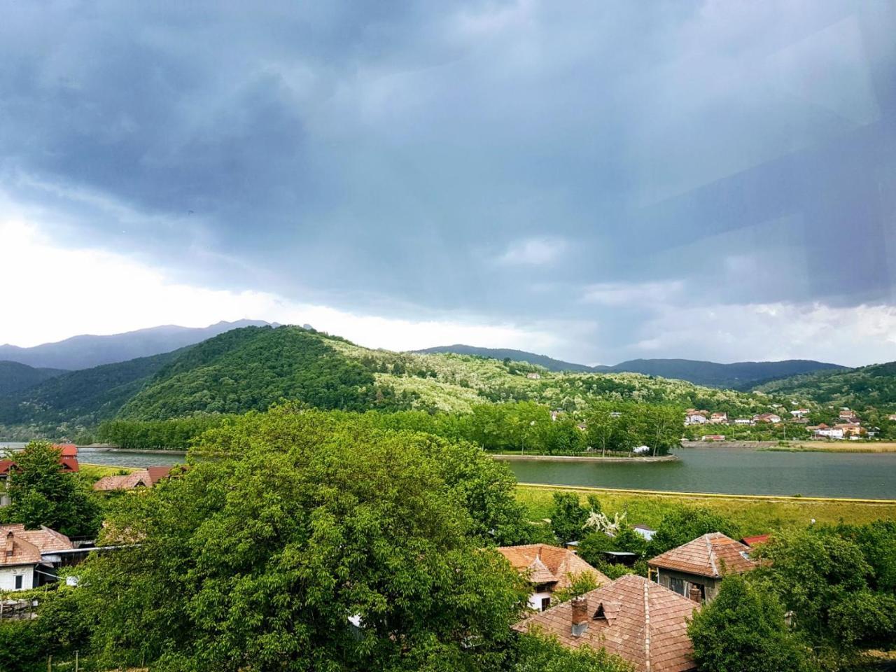 Apartament Belvedere Călimăneşti Екстериор снимка