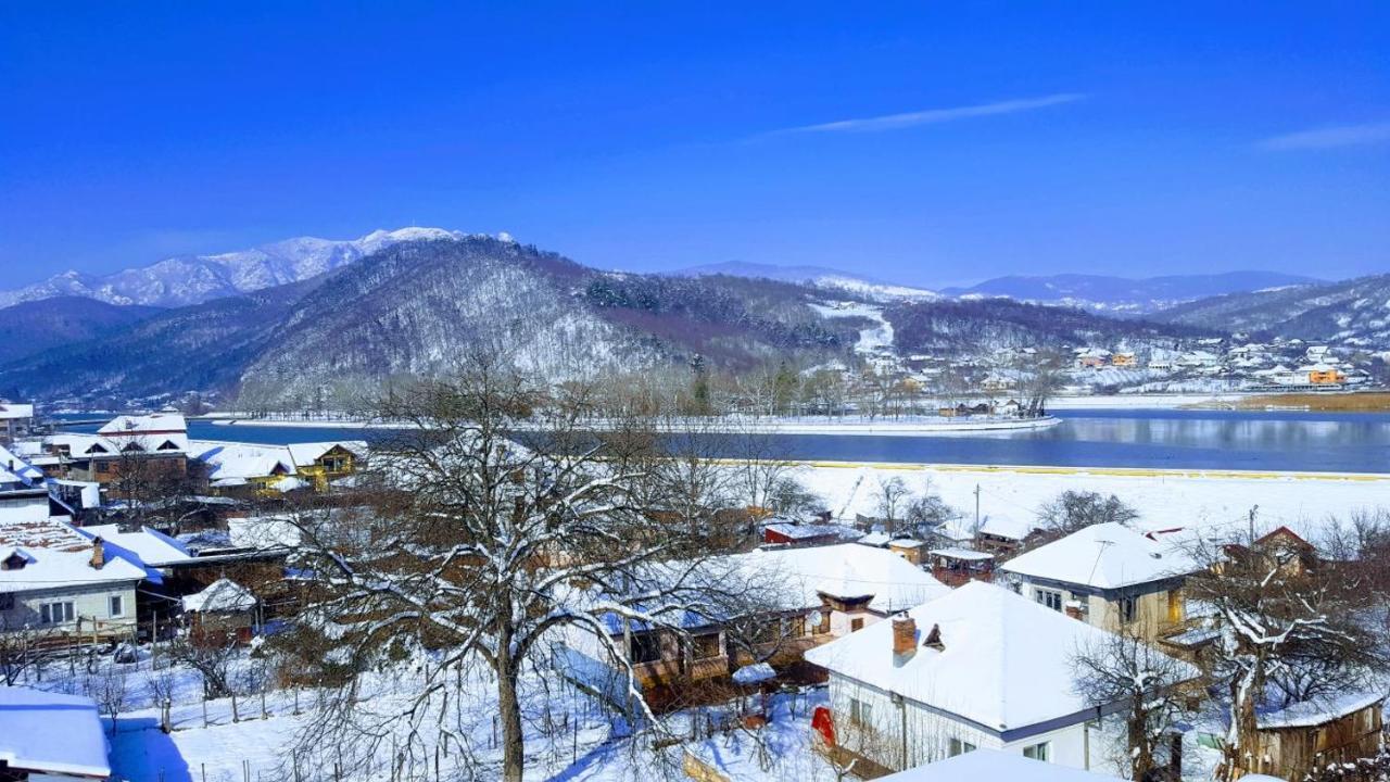 Apartament Belvedere Călimăneşti Екстериор снимка
